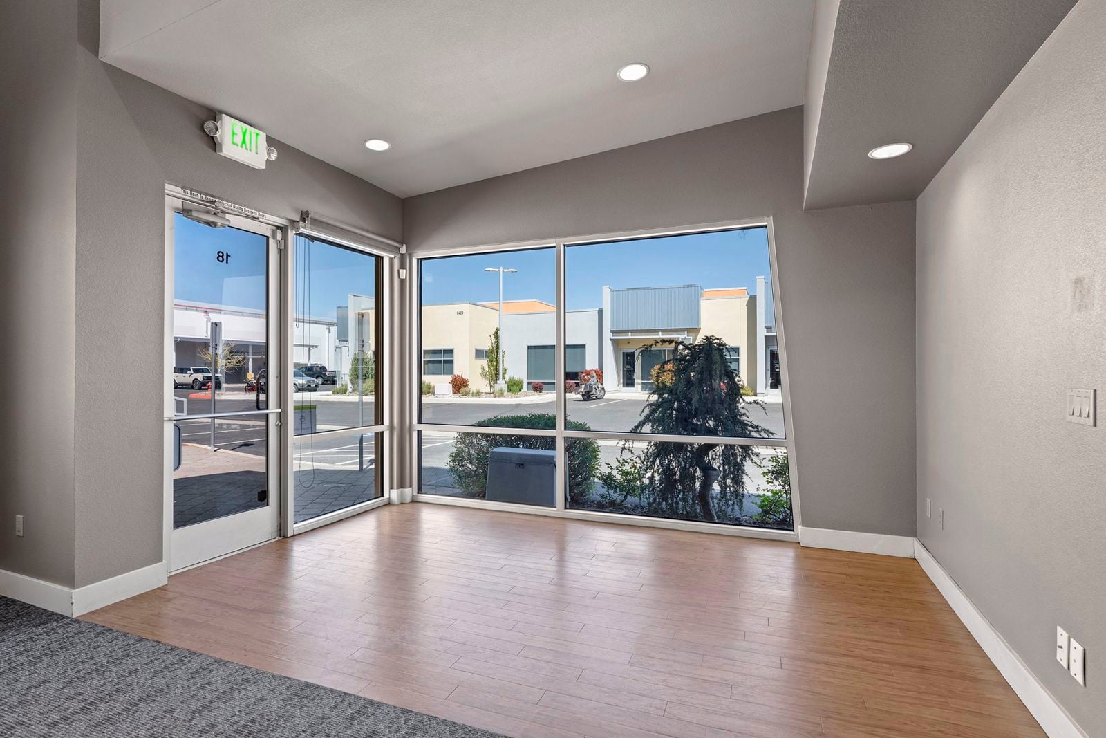 Entrance/Reception