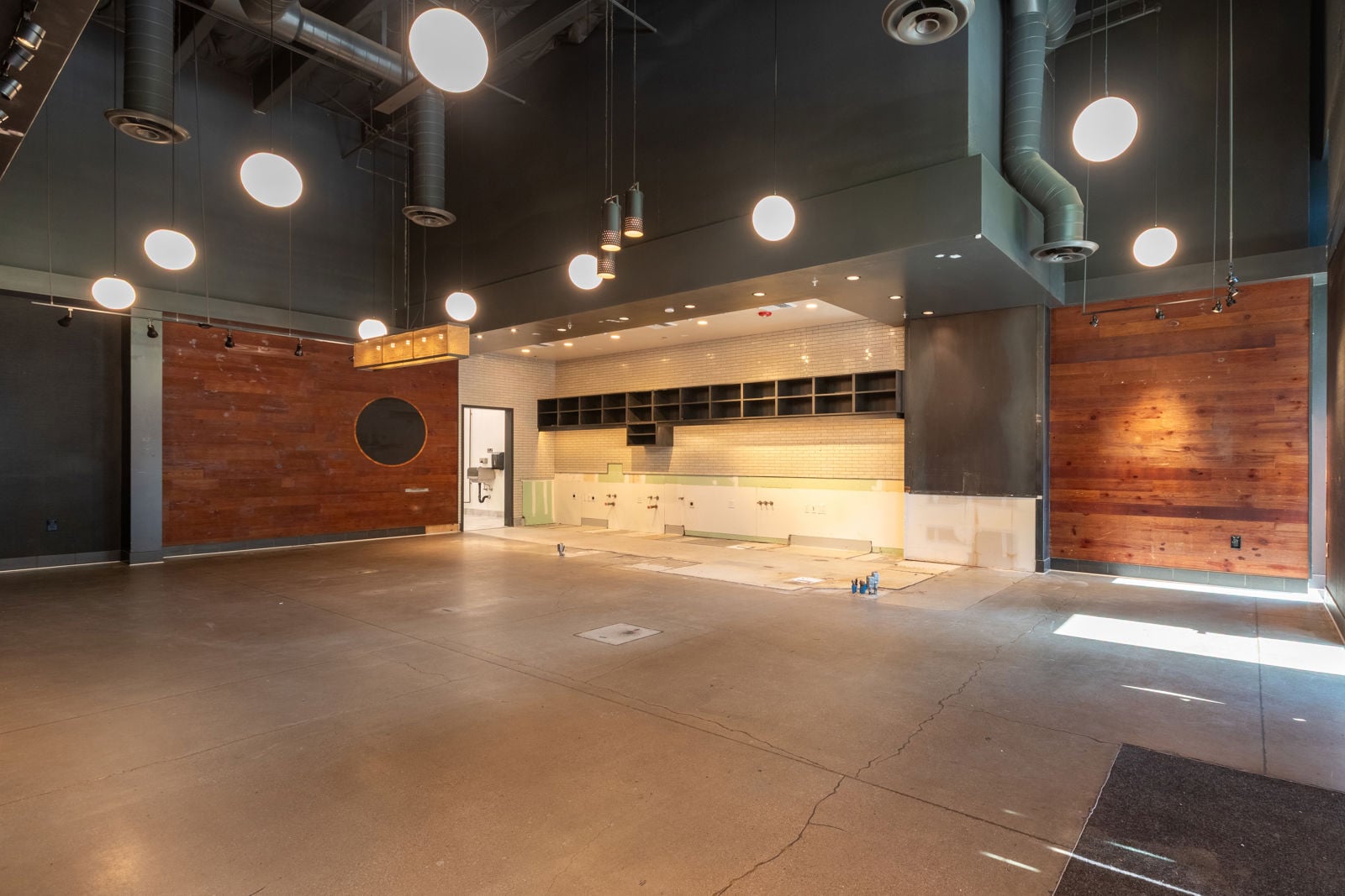 3530BroadwayHR8477