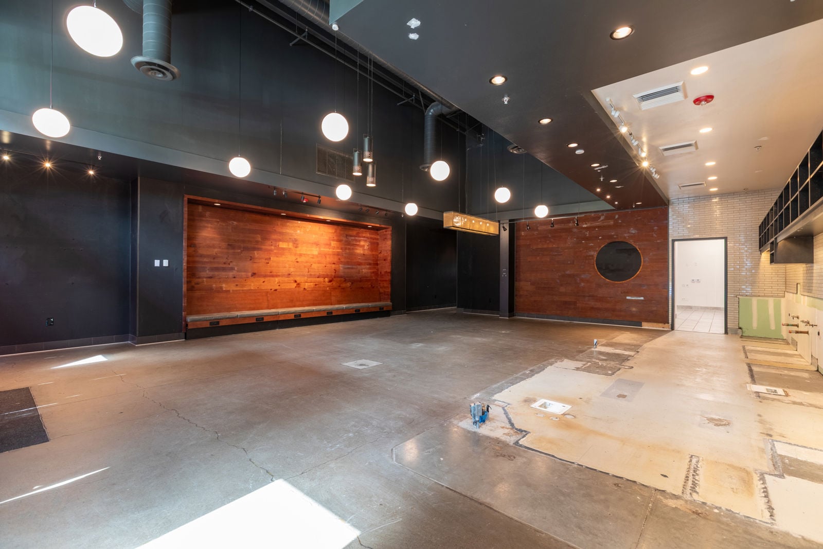 3530BroadwayHR8456
