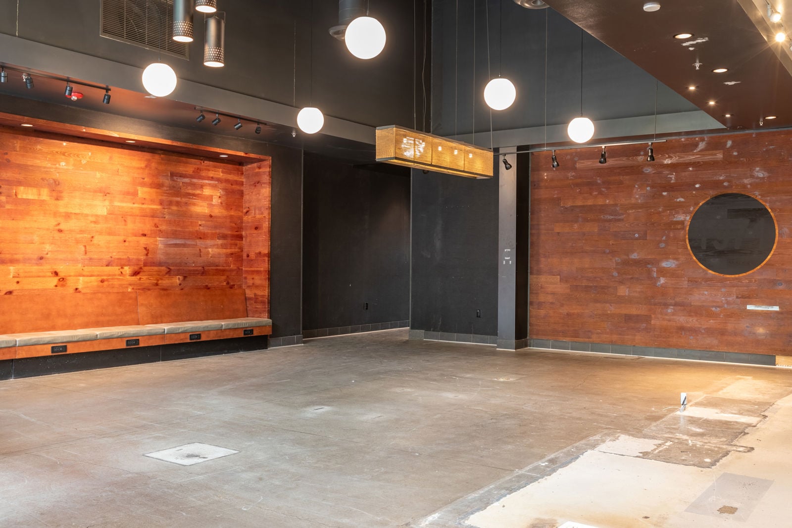 3530BroadwayHR8411