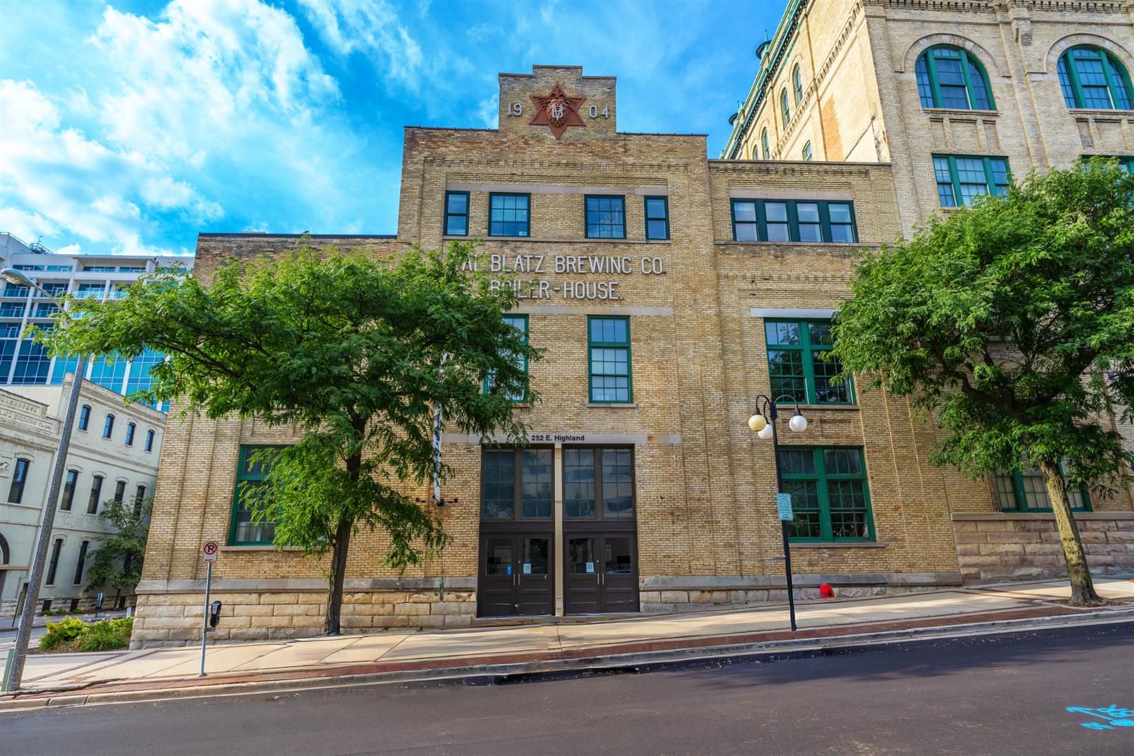 252 E Highland Ave 1