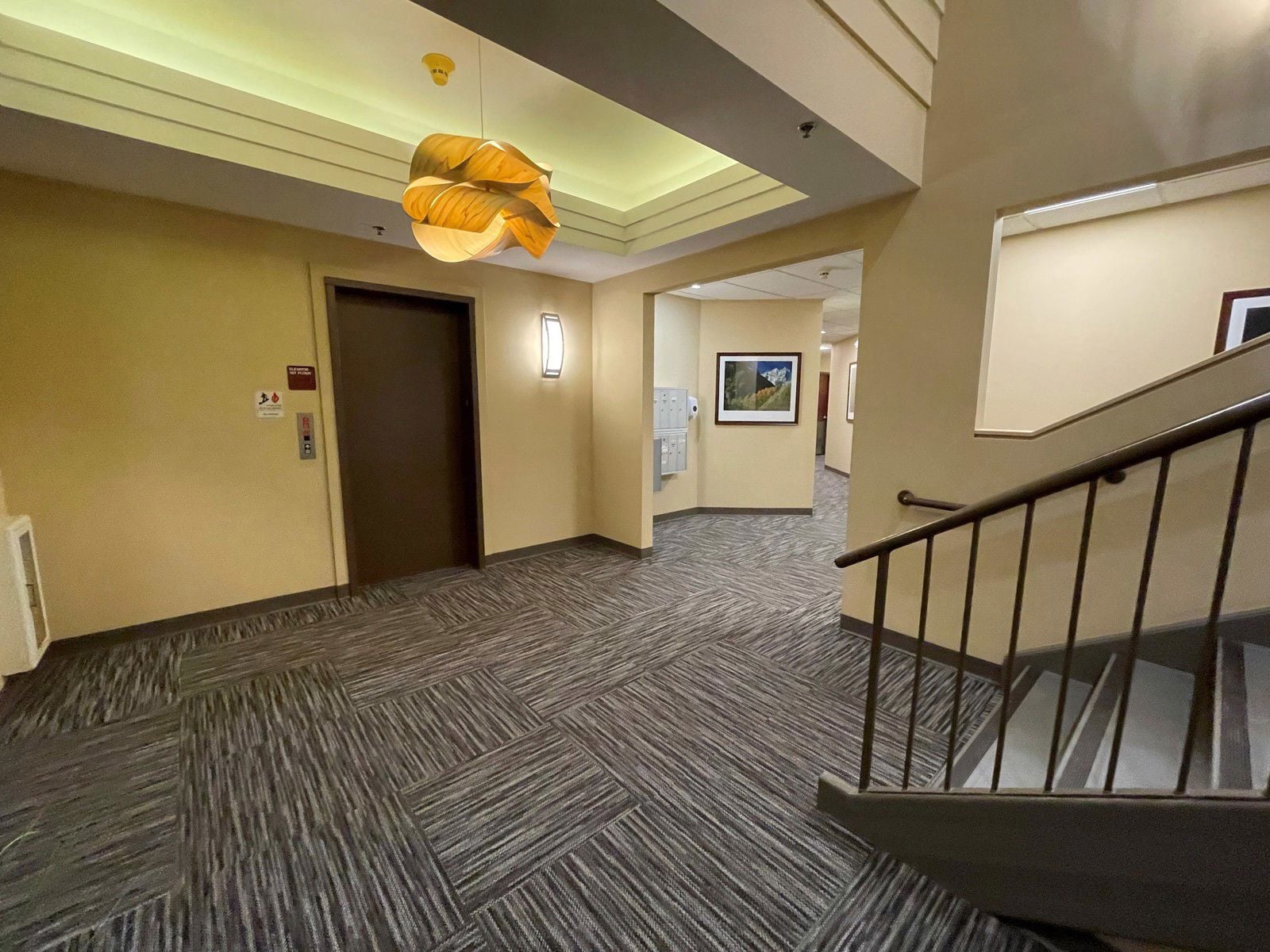 1st floor lobby