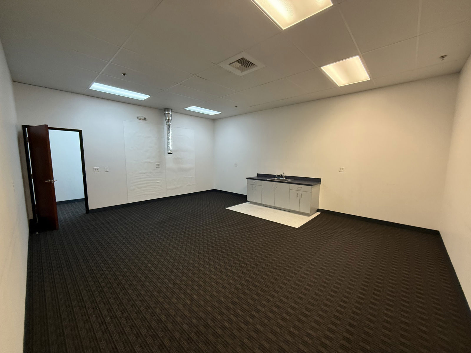 10604 Industrial Avenue - Image 7