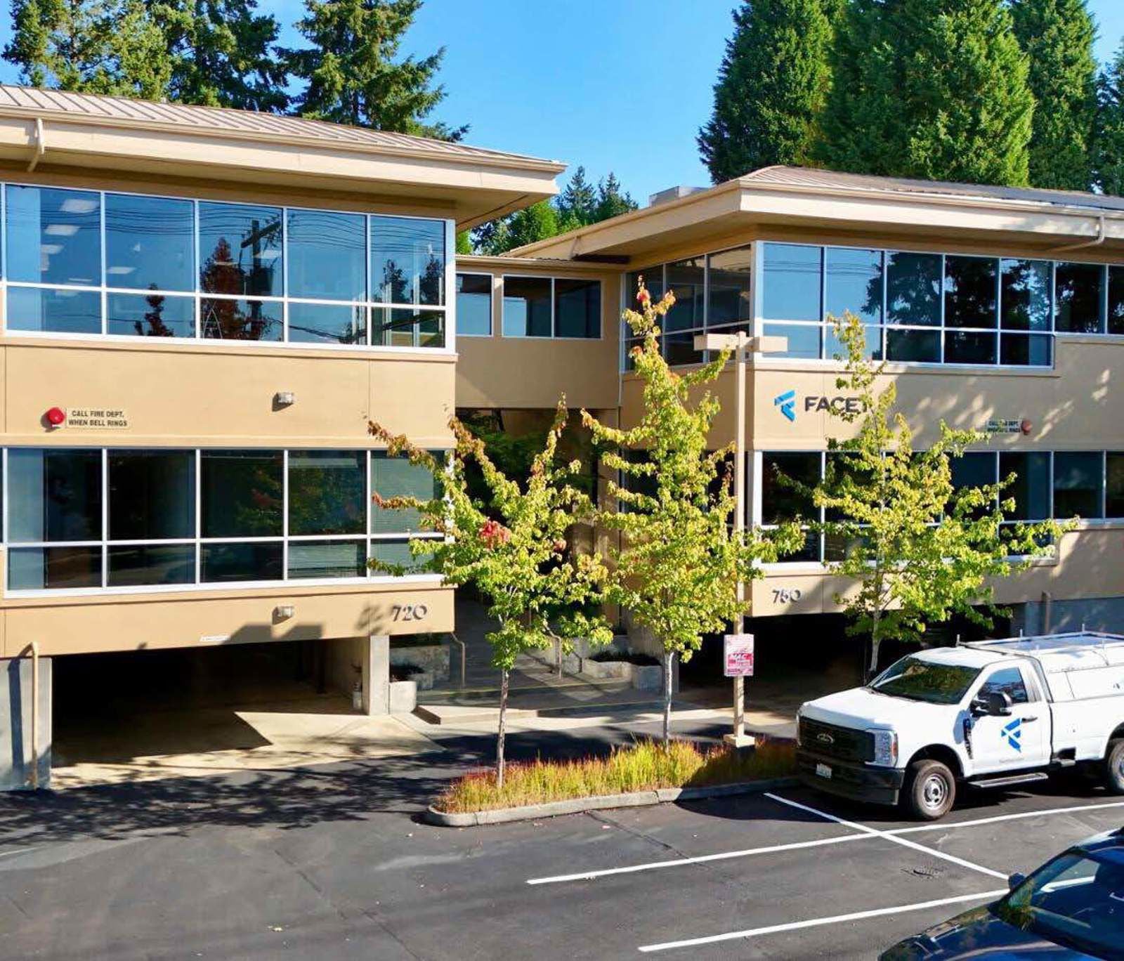 750 6th St S, Kirkland