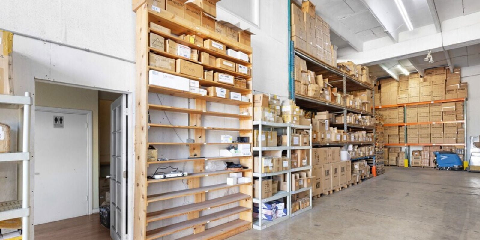 PHOTO 2 Racks