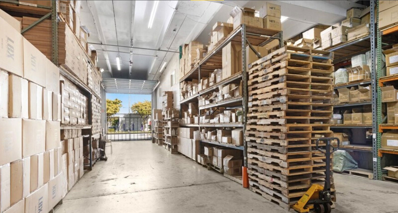 PHOTO 3 Racks