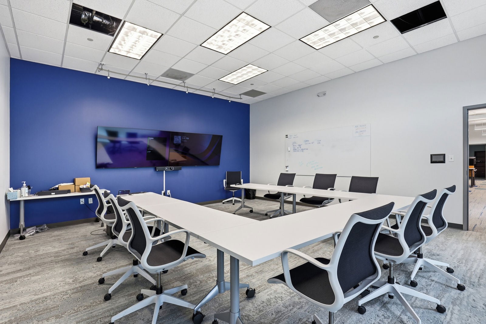 635TradeCenterBlvd-24