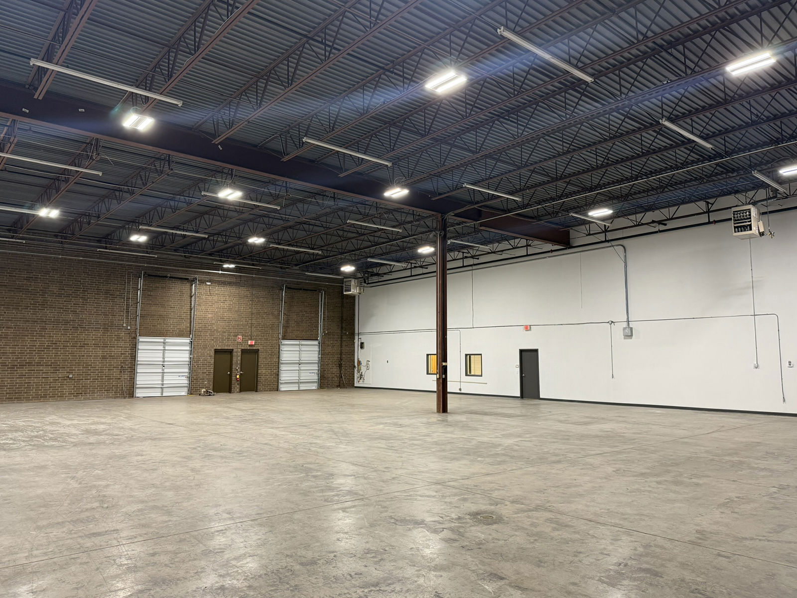 7001 Cessna Drive Warehouse