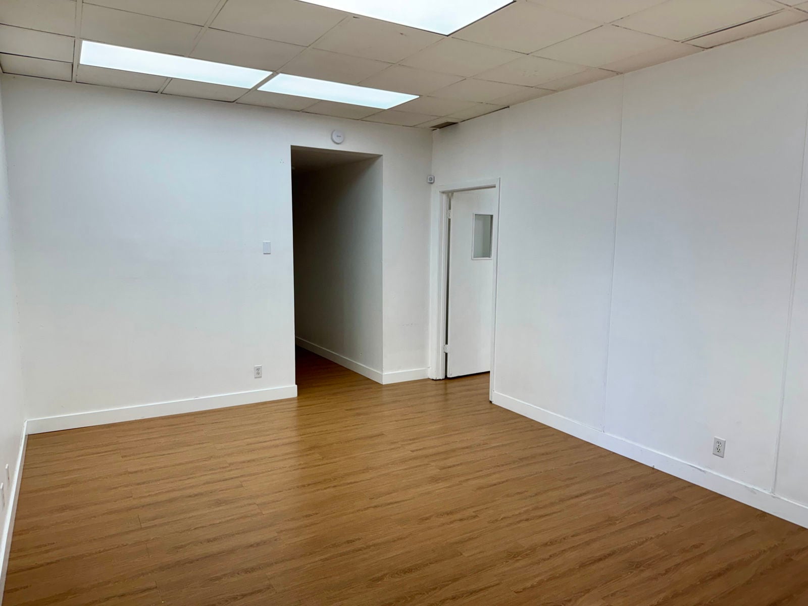 882 Mahler Rd, Burlingame