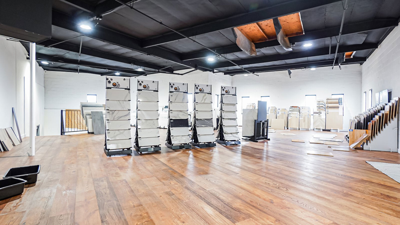 690 W 190th St Mezzanine.JPG