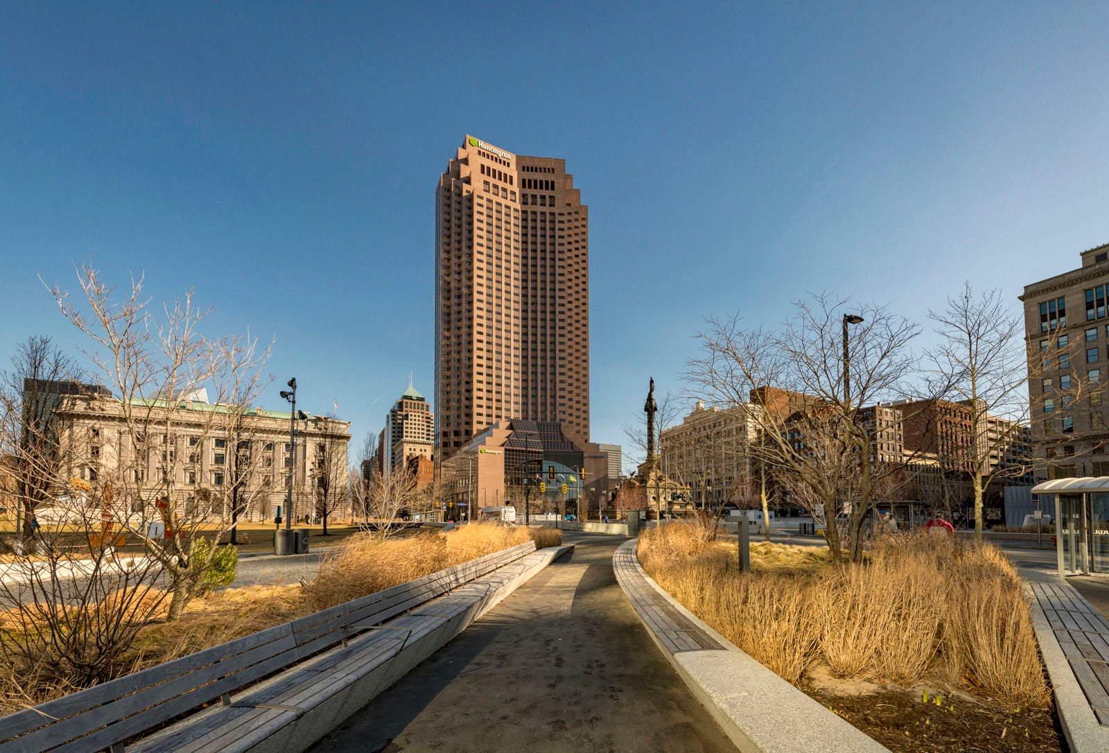 200 Publis SQ Parking Daytime Ext_016