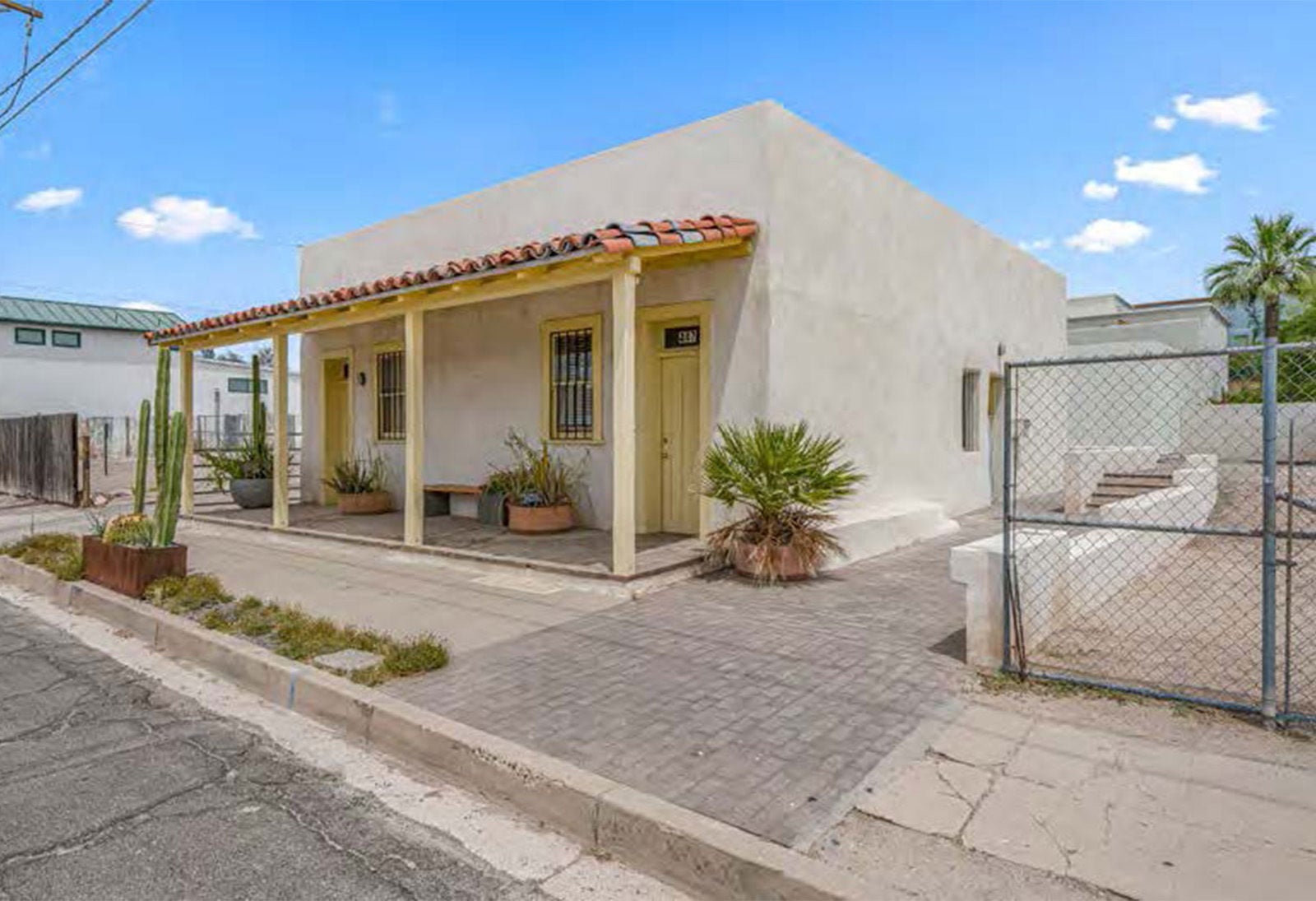 Barrio Viejo_CBRE - 447 S Meyer photo