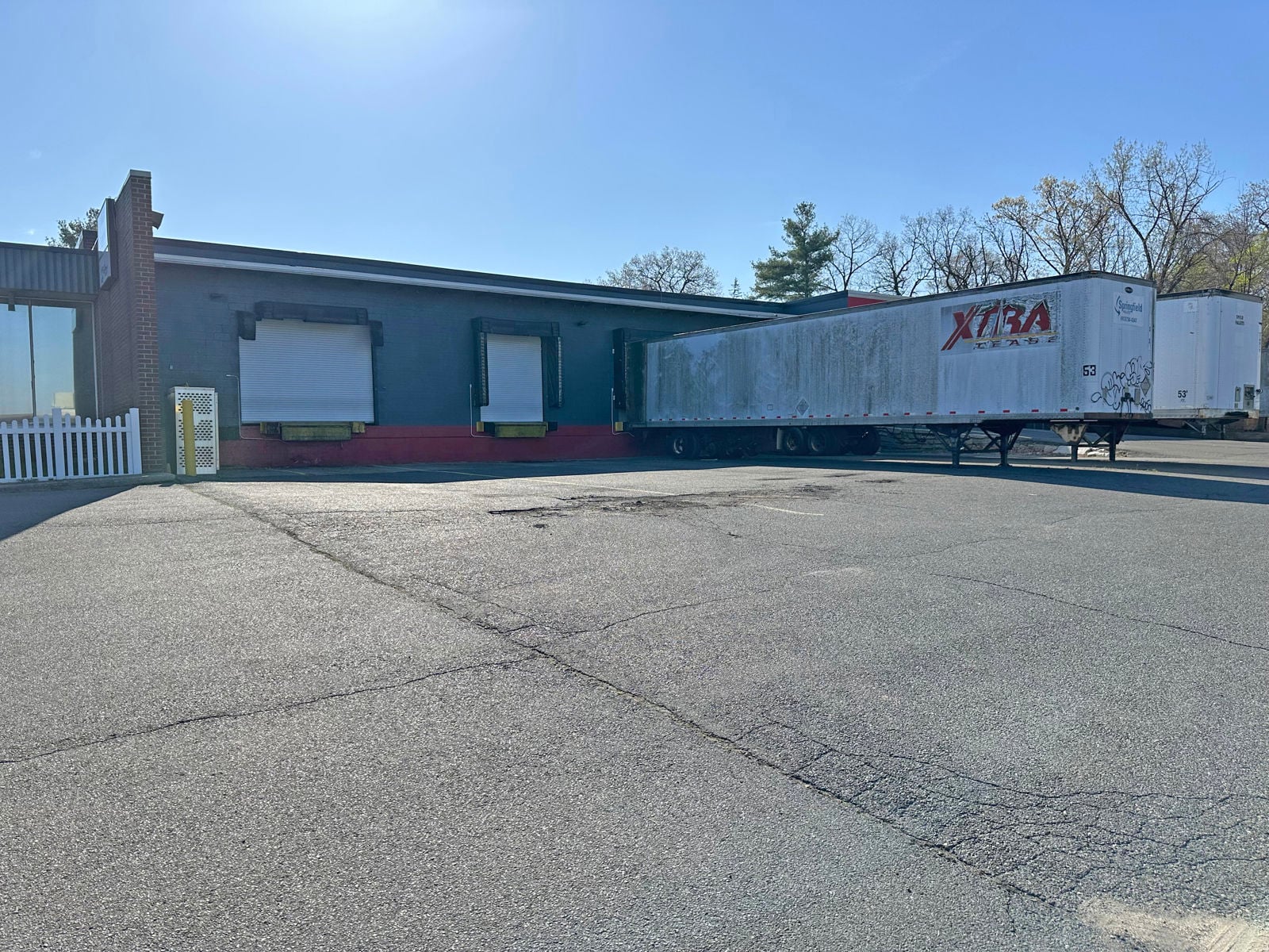 1819 Page Blvd_loading docks