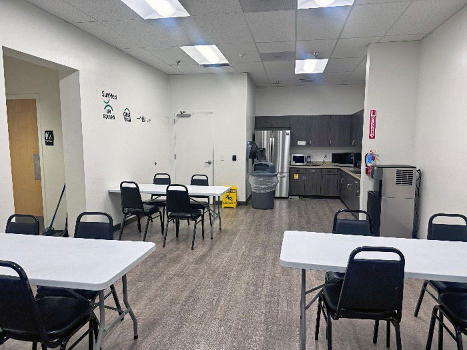 5580 S Nogales Hwy - breakrm