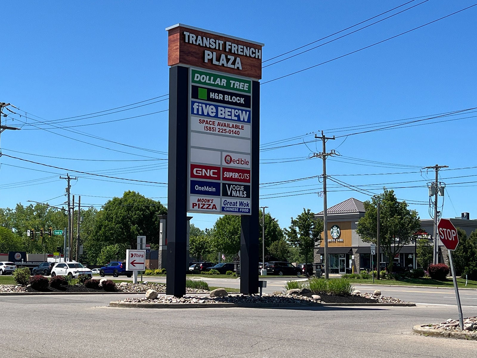 4779 Transit Road-pylon sign_6283