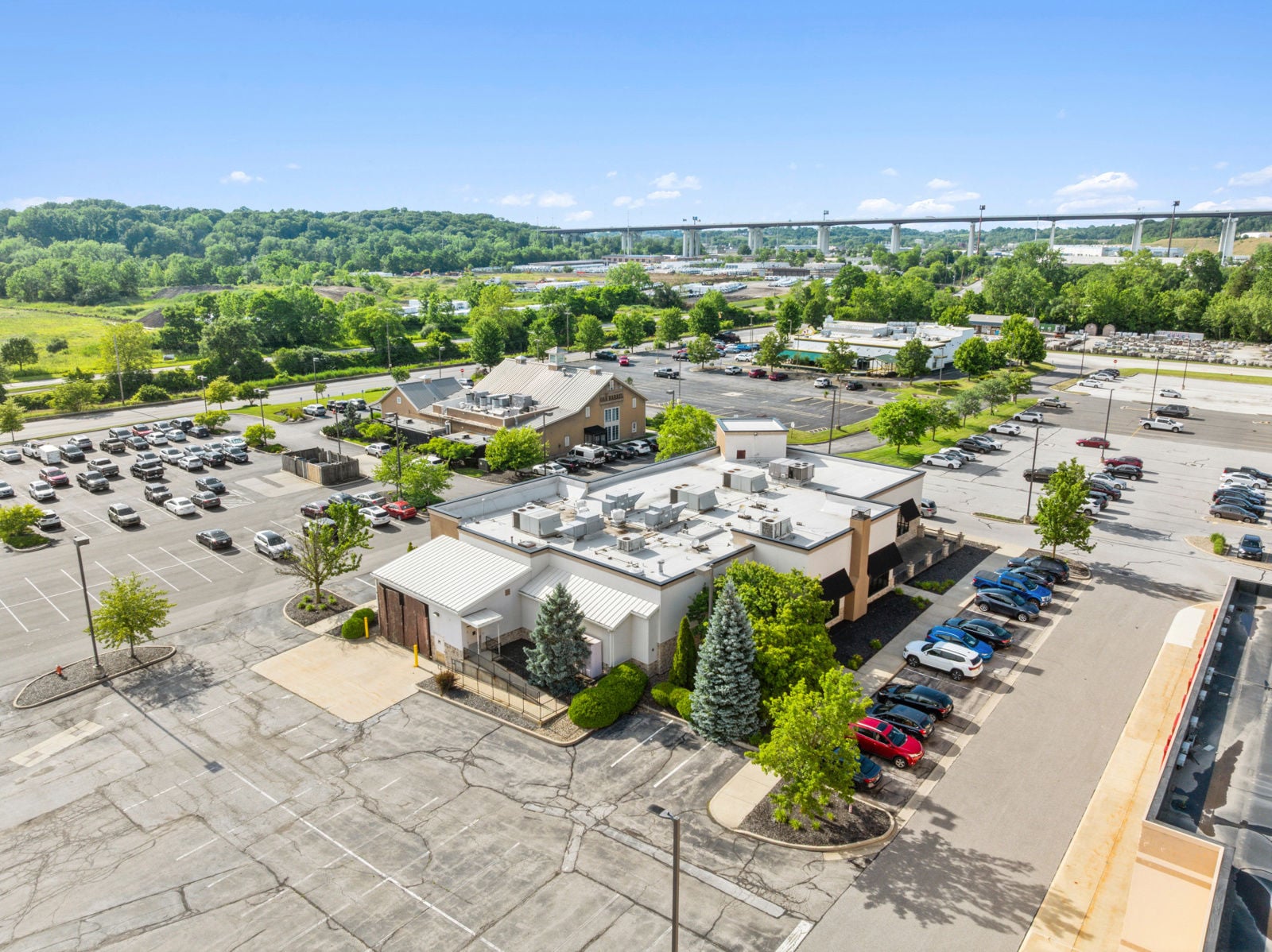 9,163 SF Freestanding Building / Restaurant 5989 Canal Road - Image 2