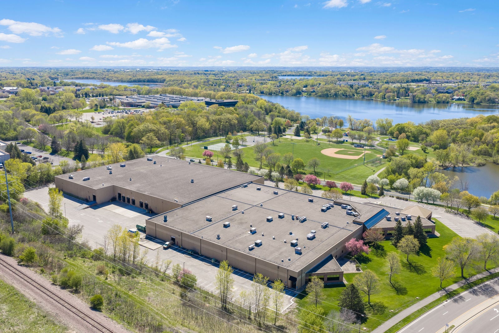 950 Lake Dr Chanhassen, MN 55317-03