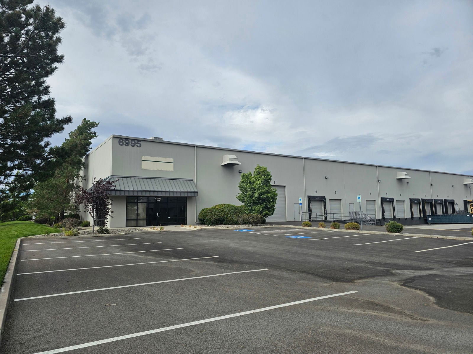 BuildingPhoto
