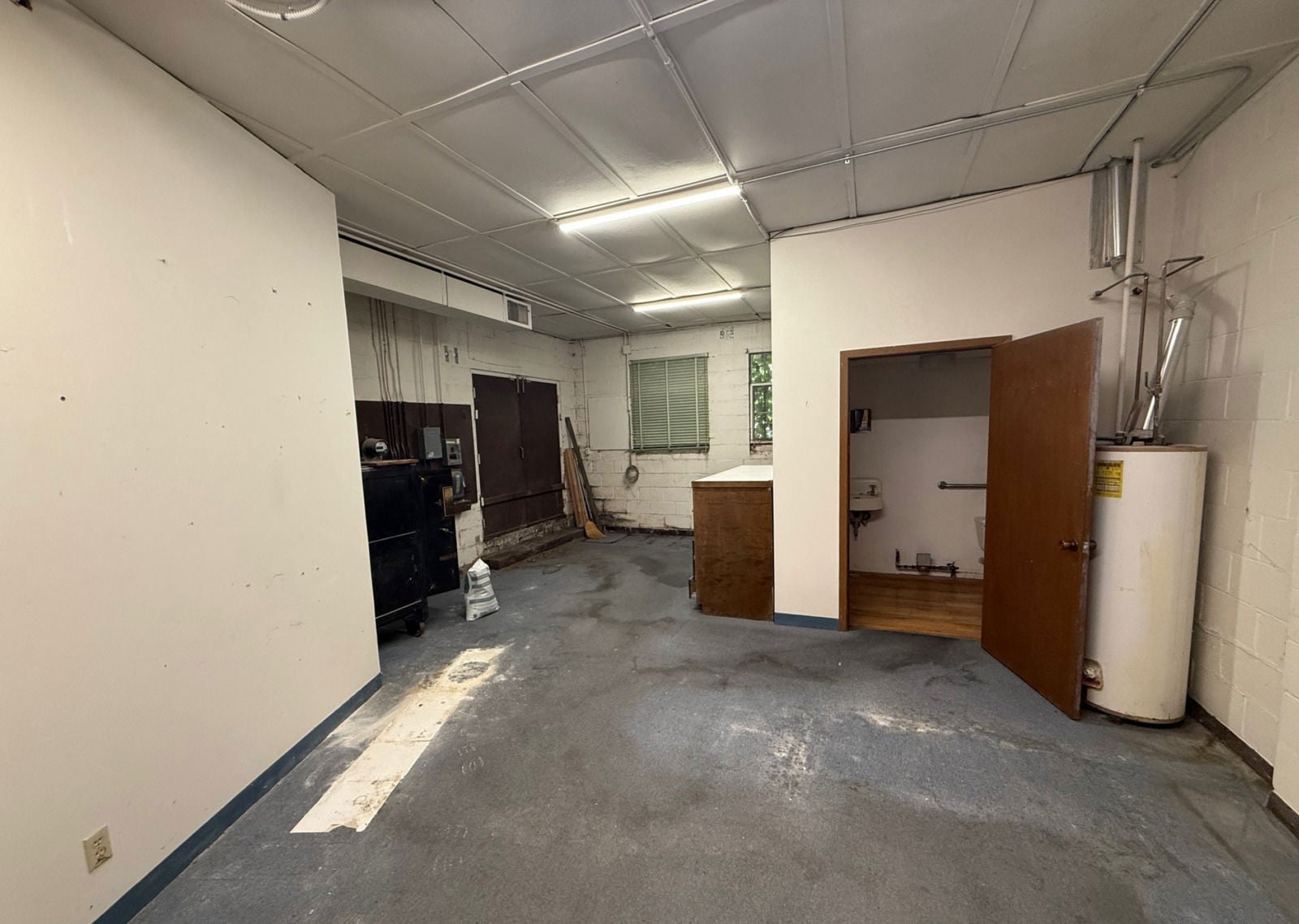 Old Market Street Retail 513 South 13th Street - Image 4