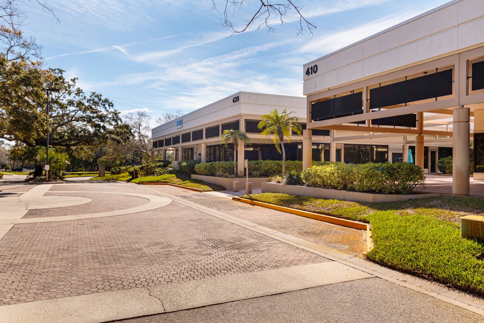 10-410Exteriors-410ParkPlN