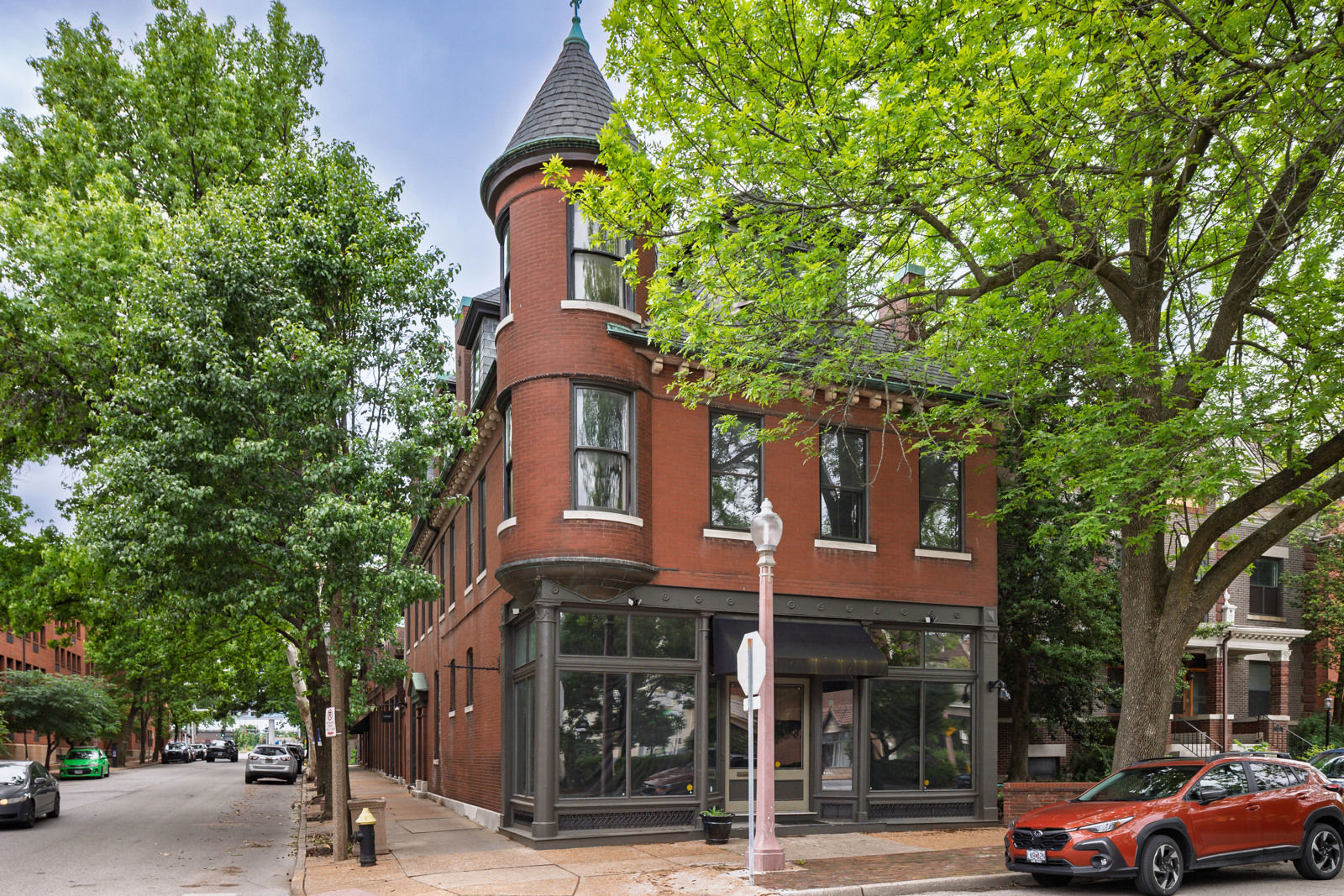 4400LacledeAve-2