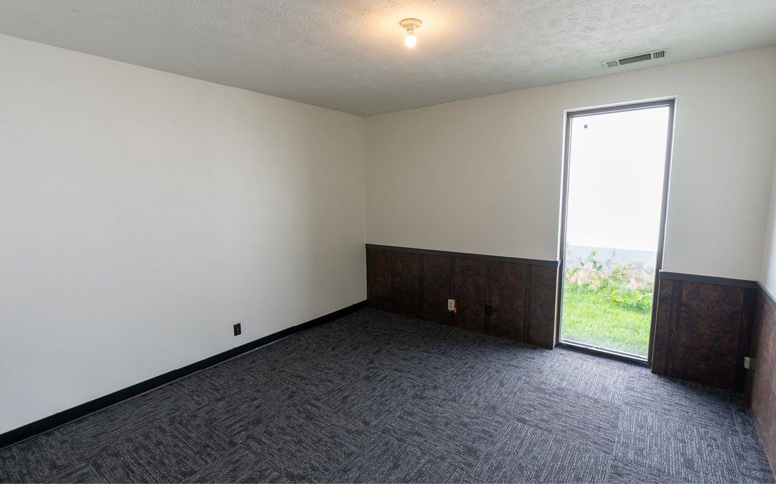 13406 B Street - Flex Building 13406 B Street - Image 13