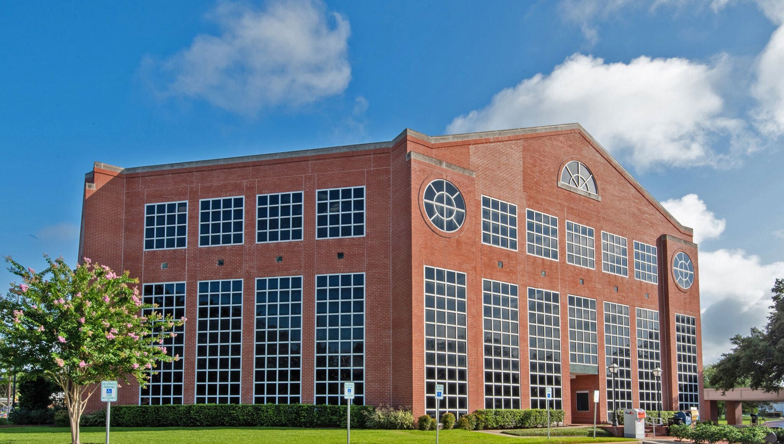 Rotunda Building 002