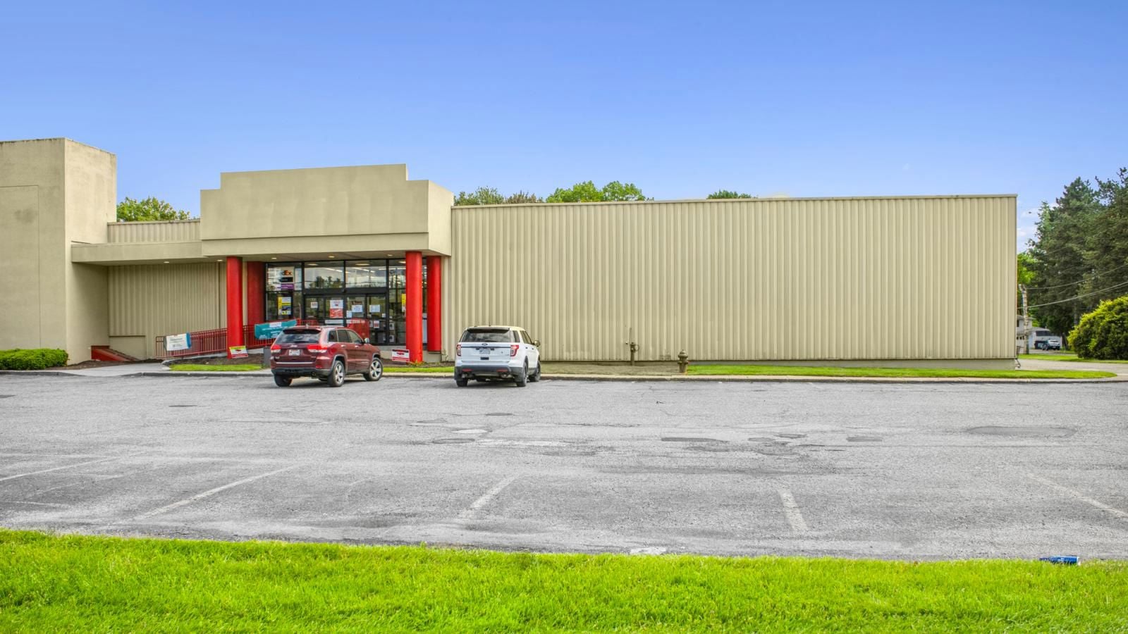 32,000 SF Former OfficeMax 4333 Lincoln Way East - Image 4