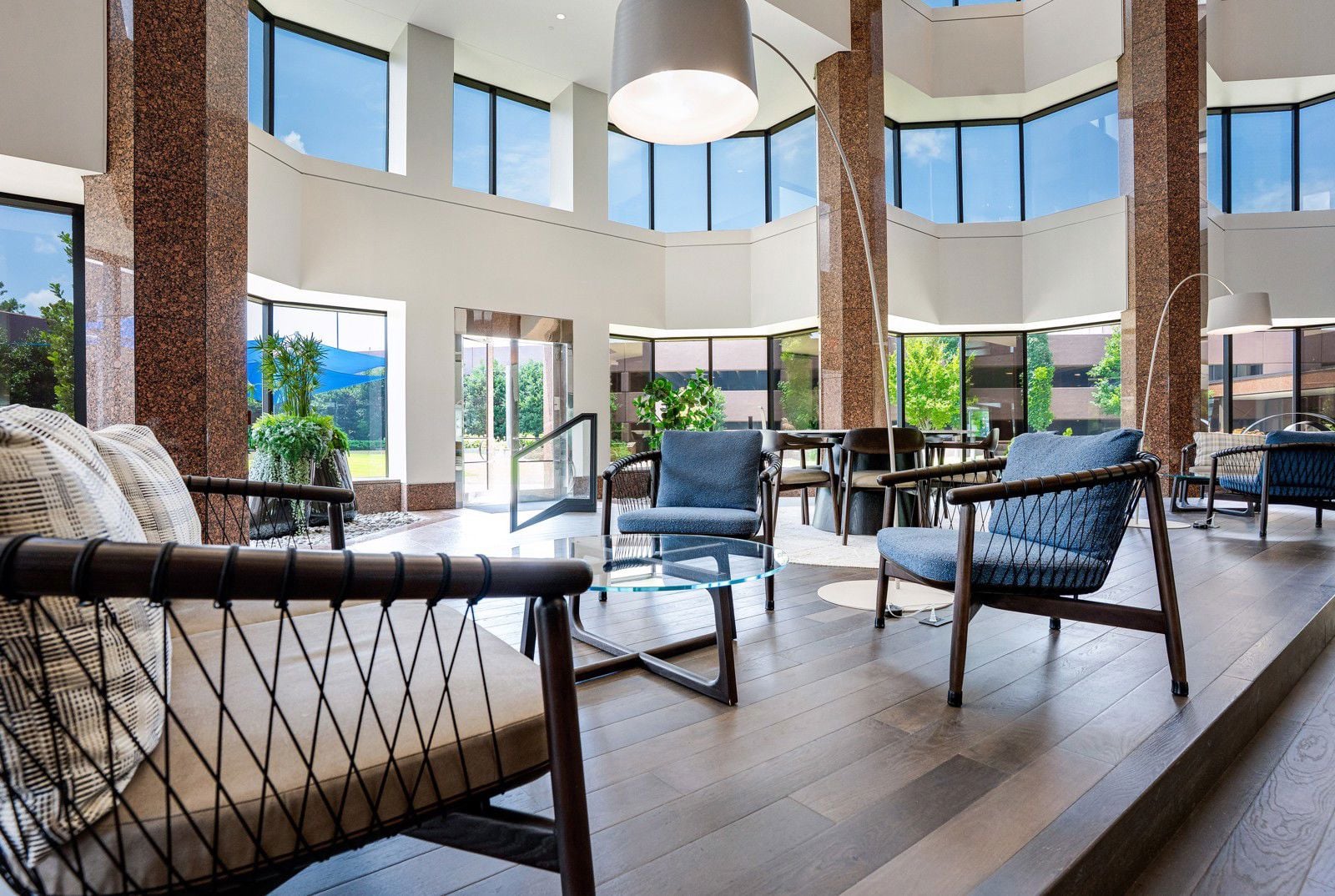 Crescent Center - Lobby