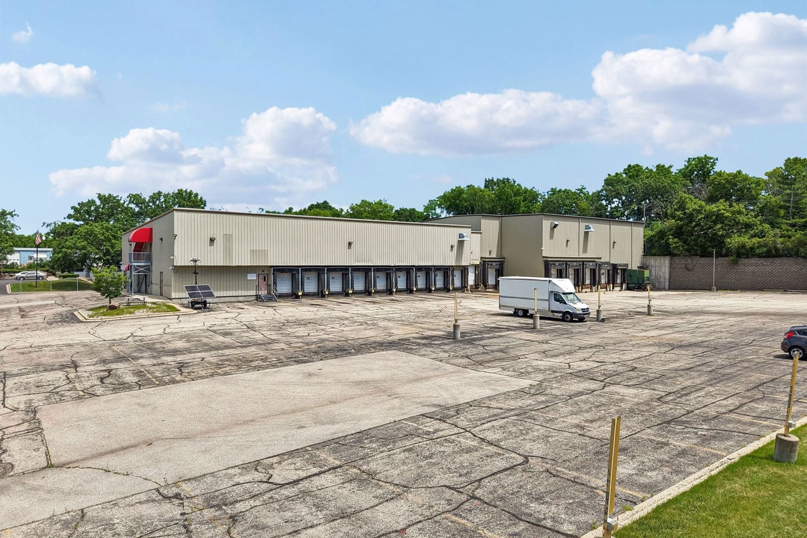 4484 Robertson Rd - Exterior 1