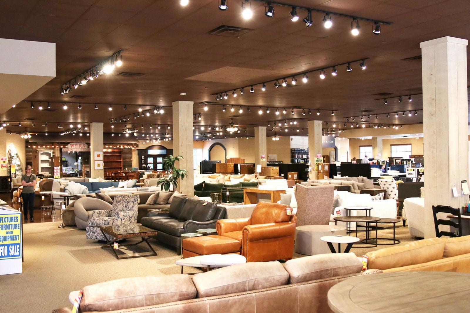 Weir's Southlake 2.JPG