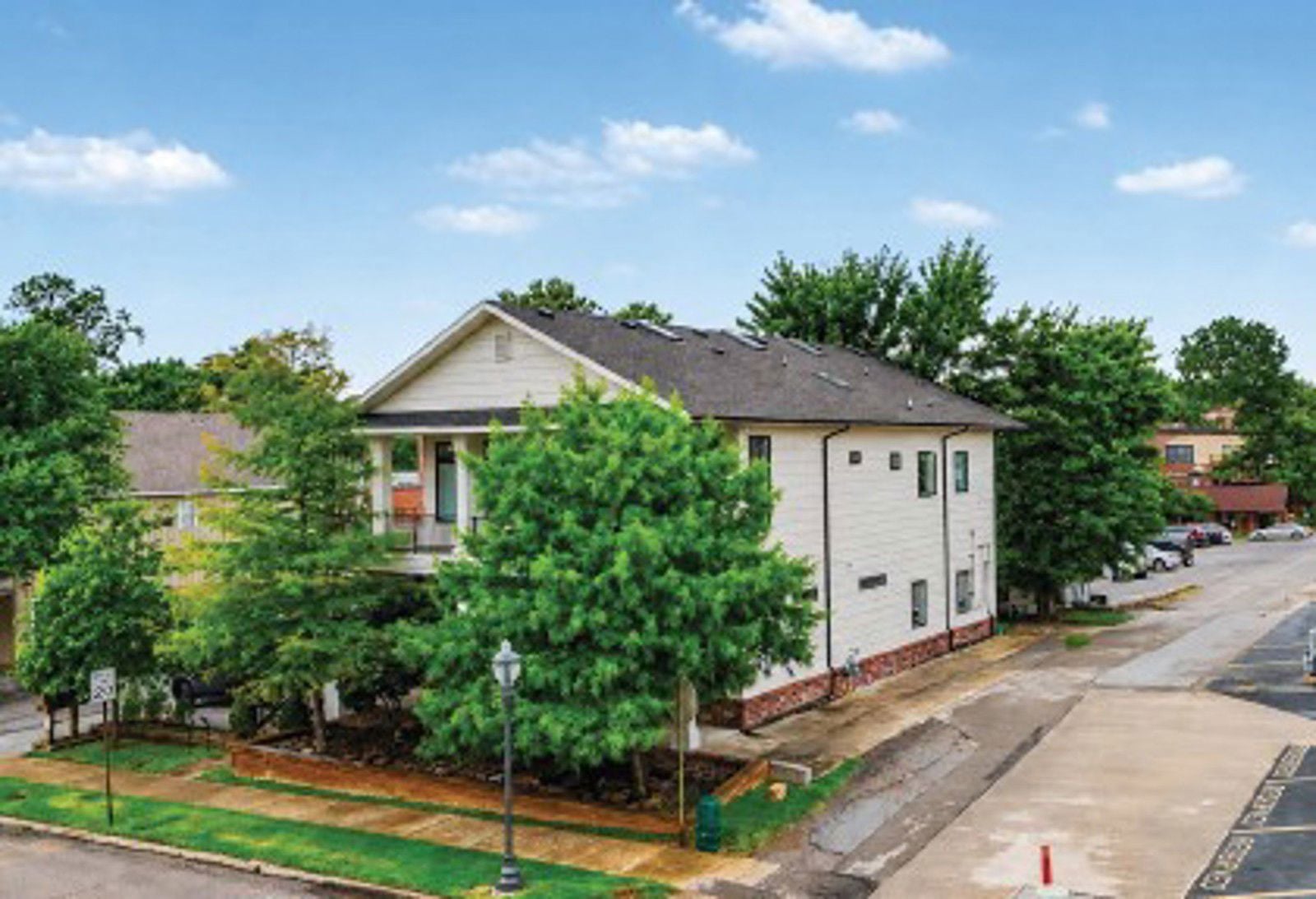 Downtown Fayetteville Office 20 East Spring Street - Image 7