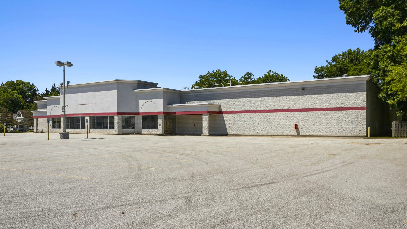 47,230 SF Available on ±4.2 AC 832 West Main Street - Image 5