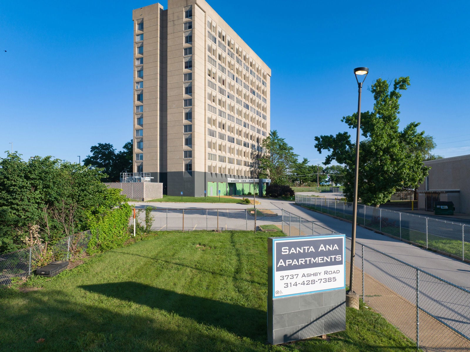 SantaAnaApartments-01