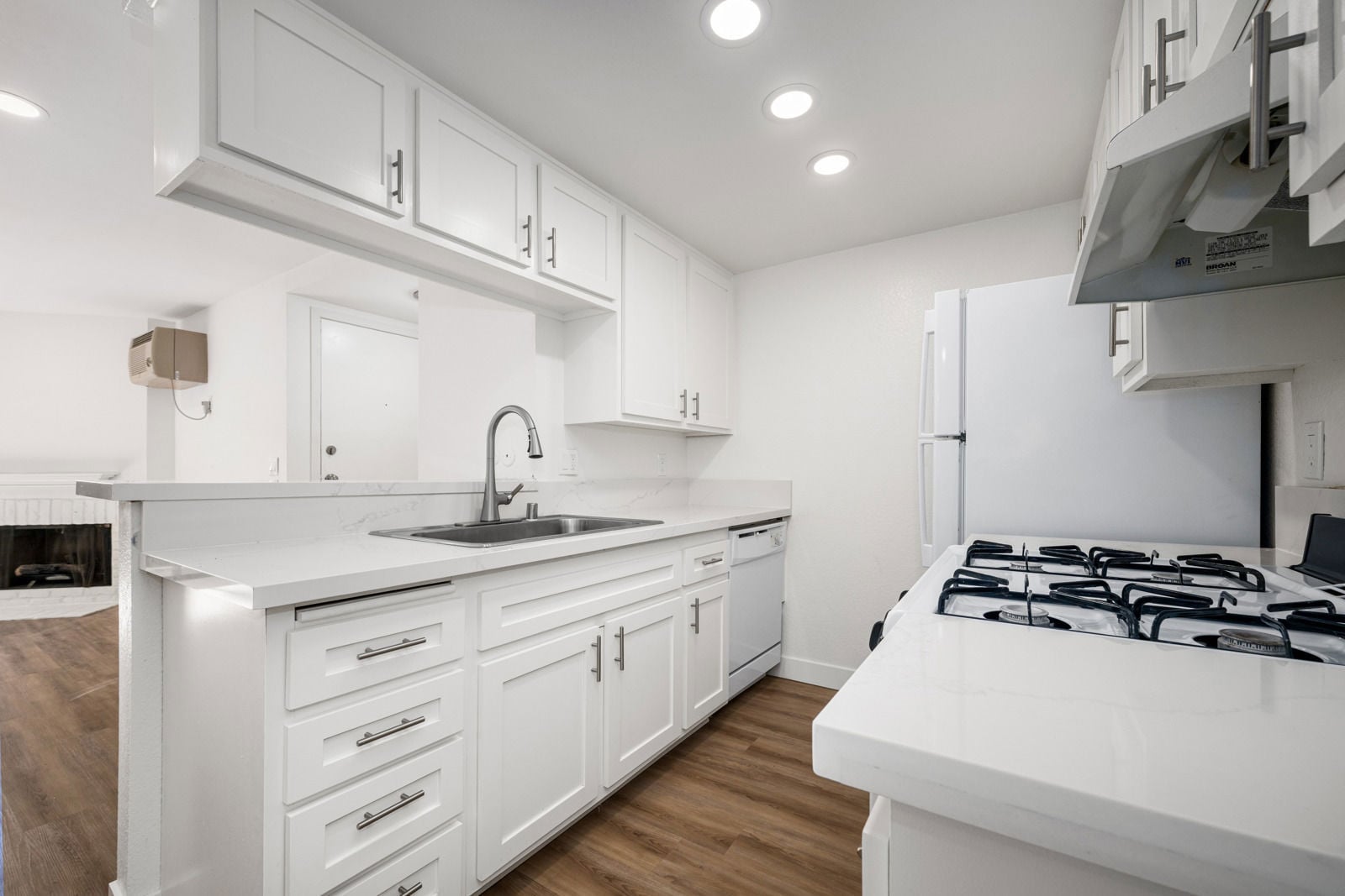 Rustic Woods Apartments 3608 West Orange Avenue - Image 11