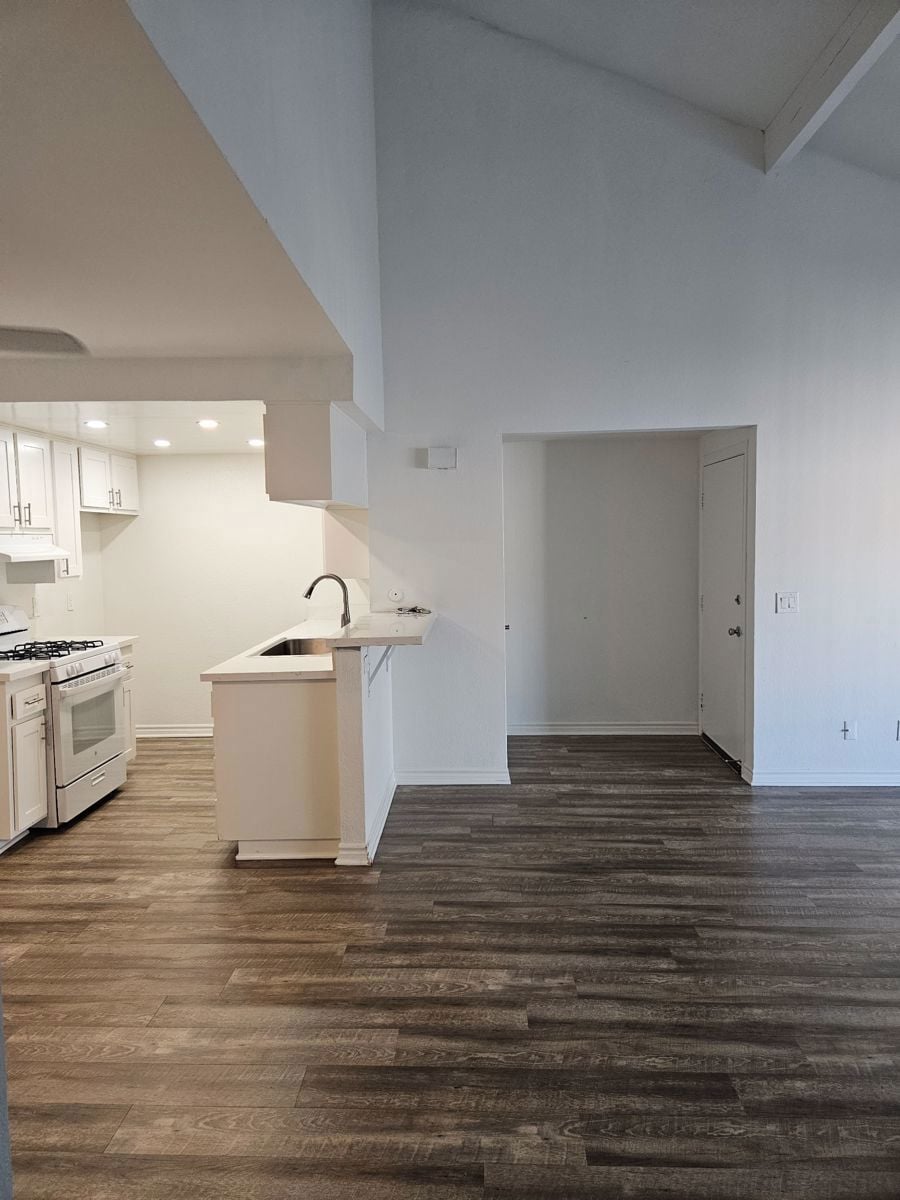 Rustic Woods Apartments 3608 West Orange Avenue - Image 9