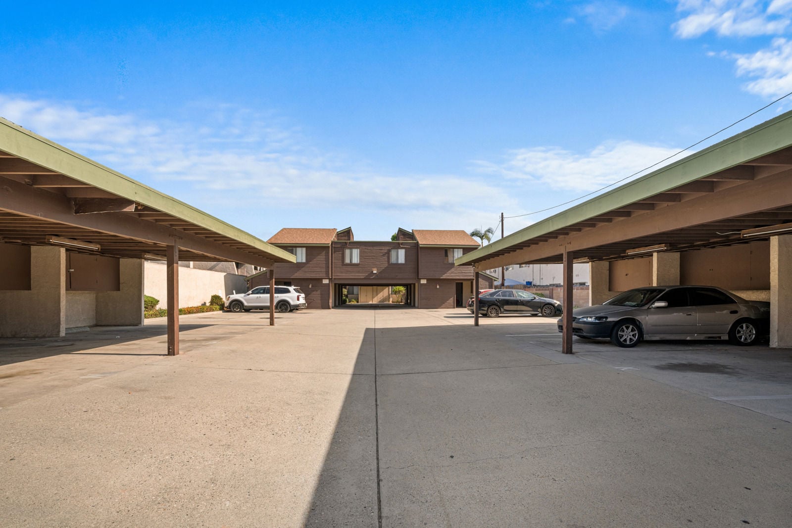 Rustic Woods Apartments 3608 West Orange Avenue - Image 5