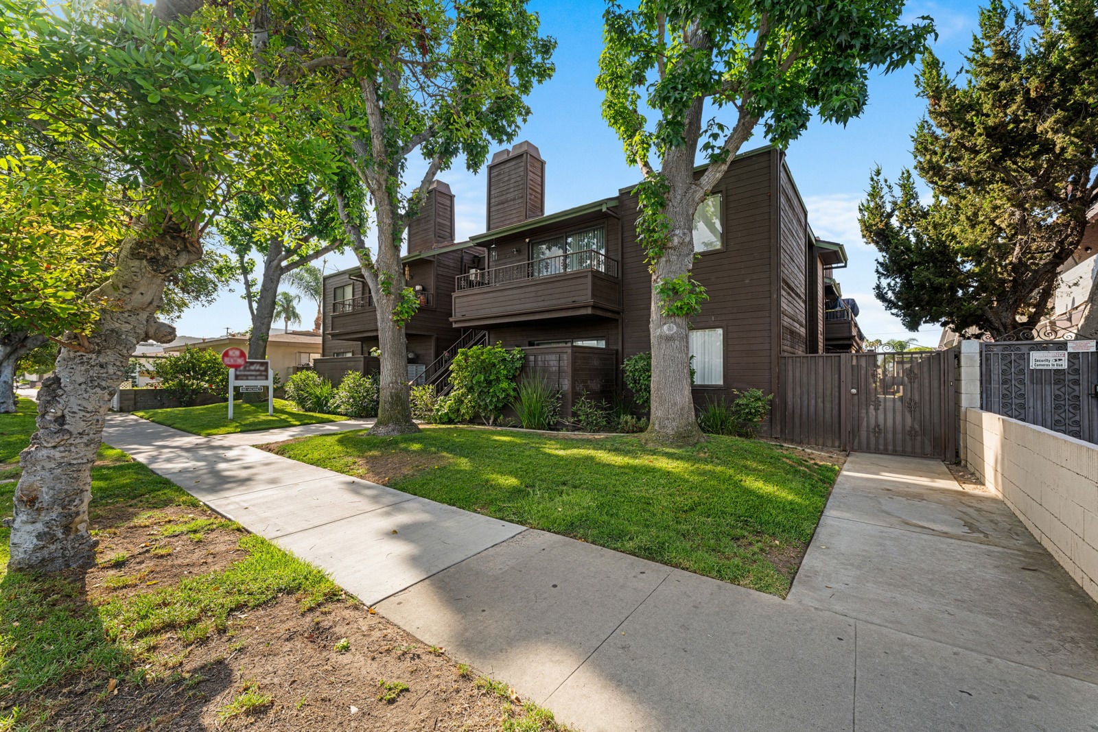 Rustic Woods Apartments 3608 West Orange Avenue - Image 2