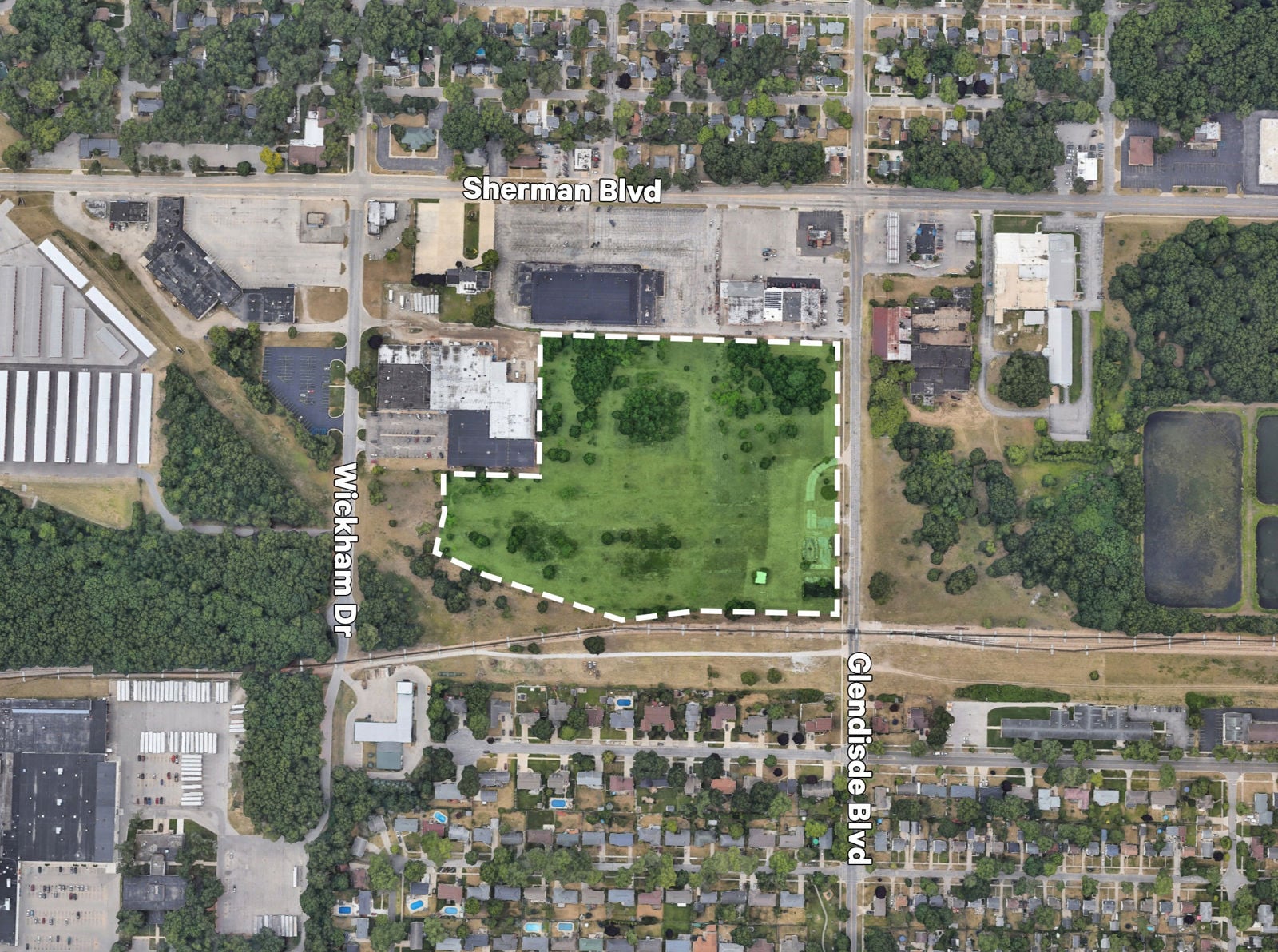 2725 Glenside Boulevard - Image 1