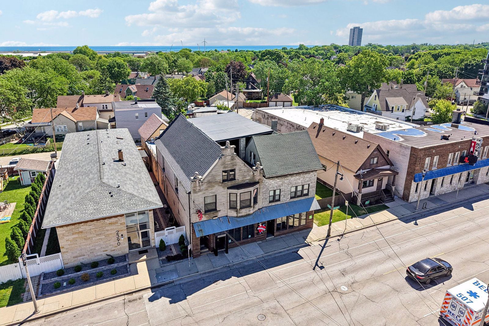 2-web-or-mls-2392-2398 S Kinnickinnic Ave-S1306-002