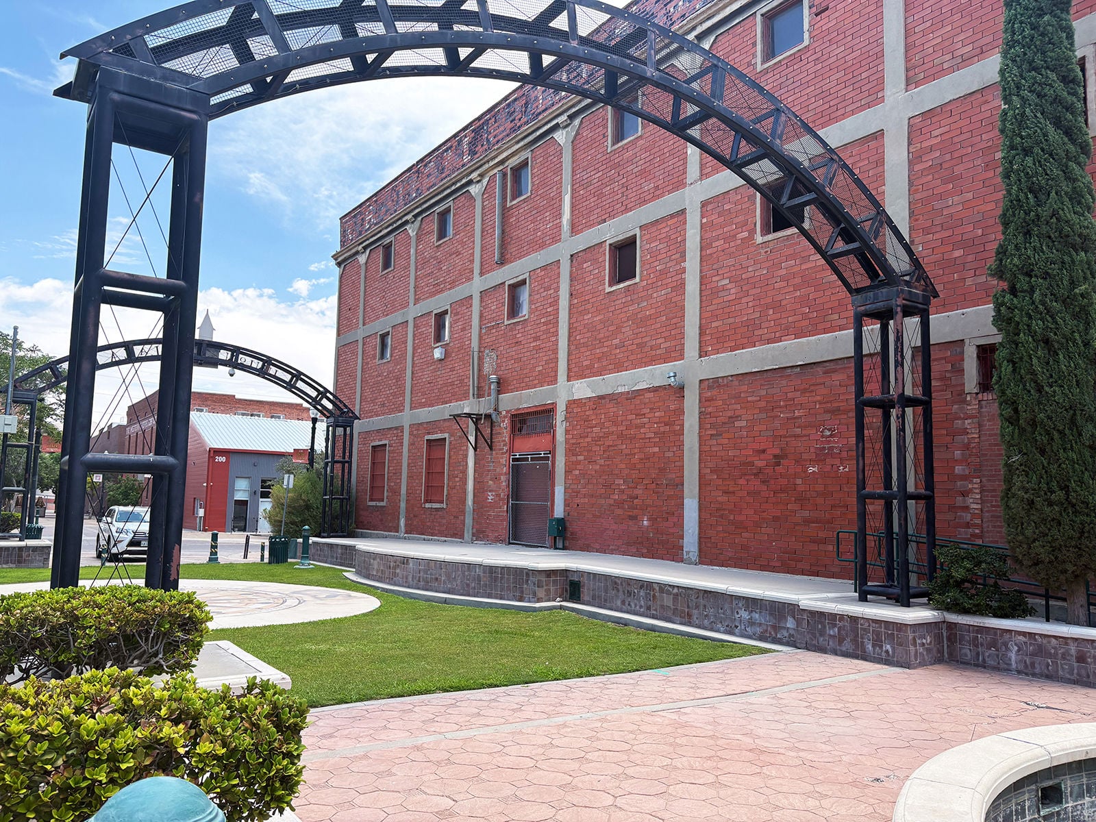 Exterior 5