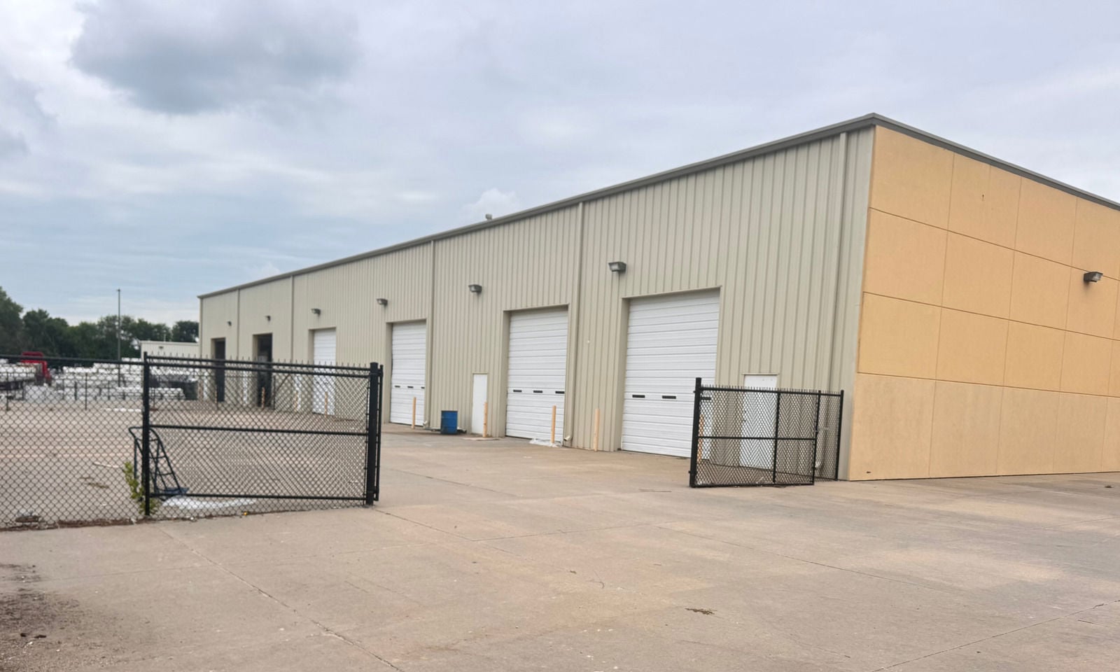 Industrial / Flex Space S 120th Street & Giles Road 12305 Cary Circle - Image 3