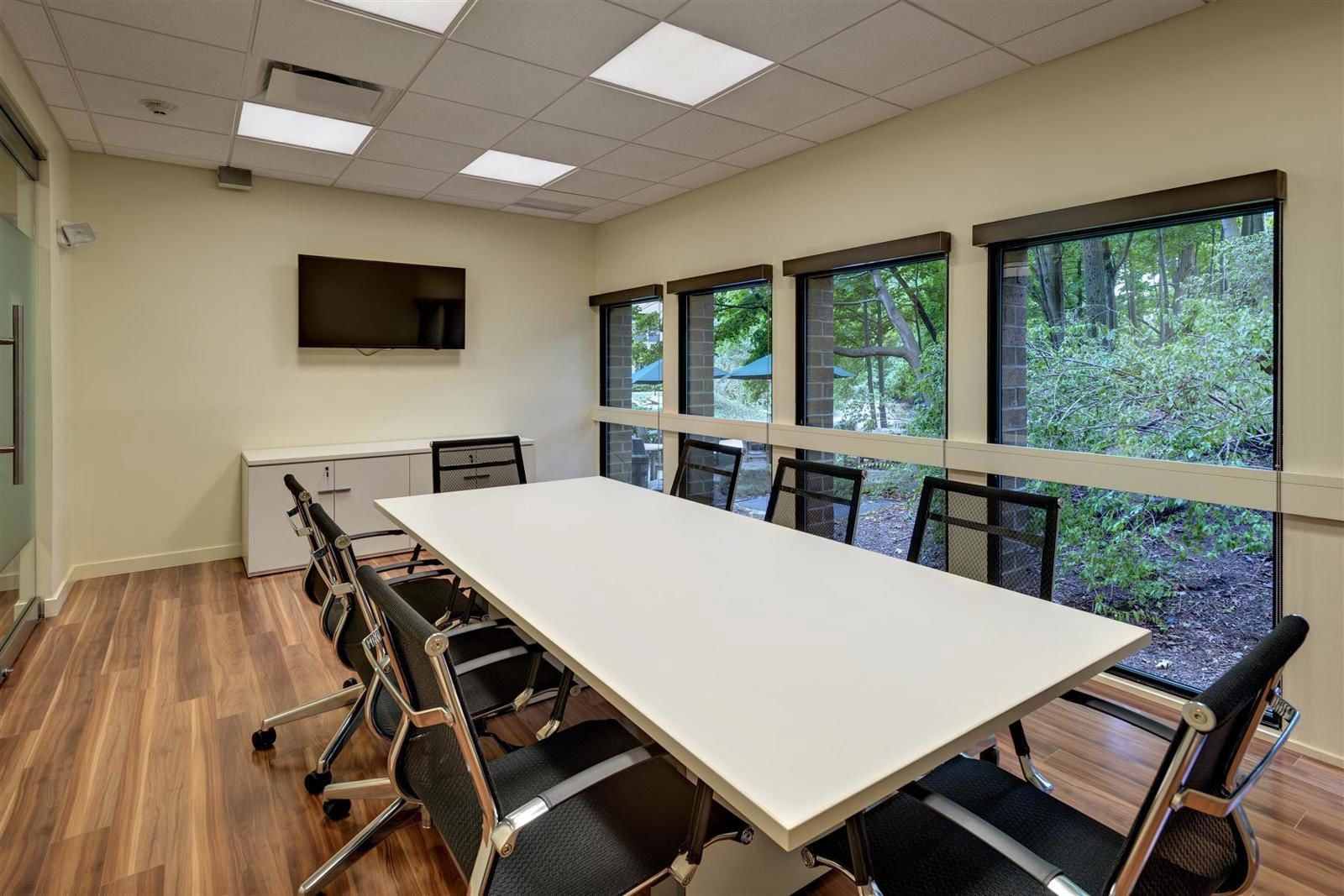 6 cafe conf room