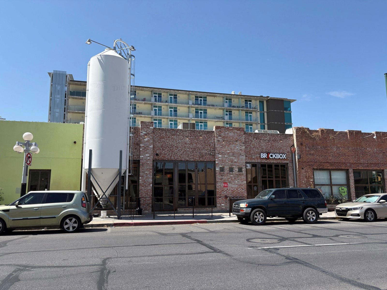 220 E Broadway_Main