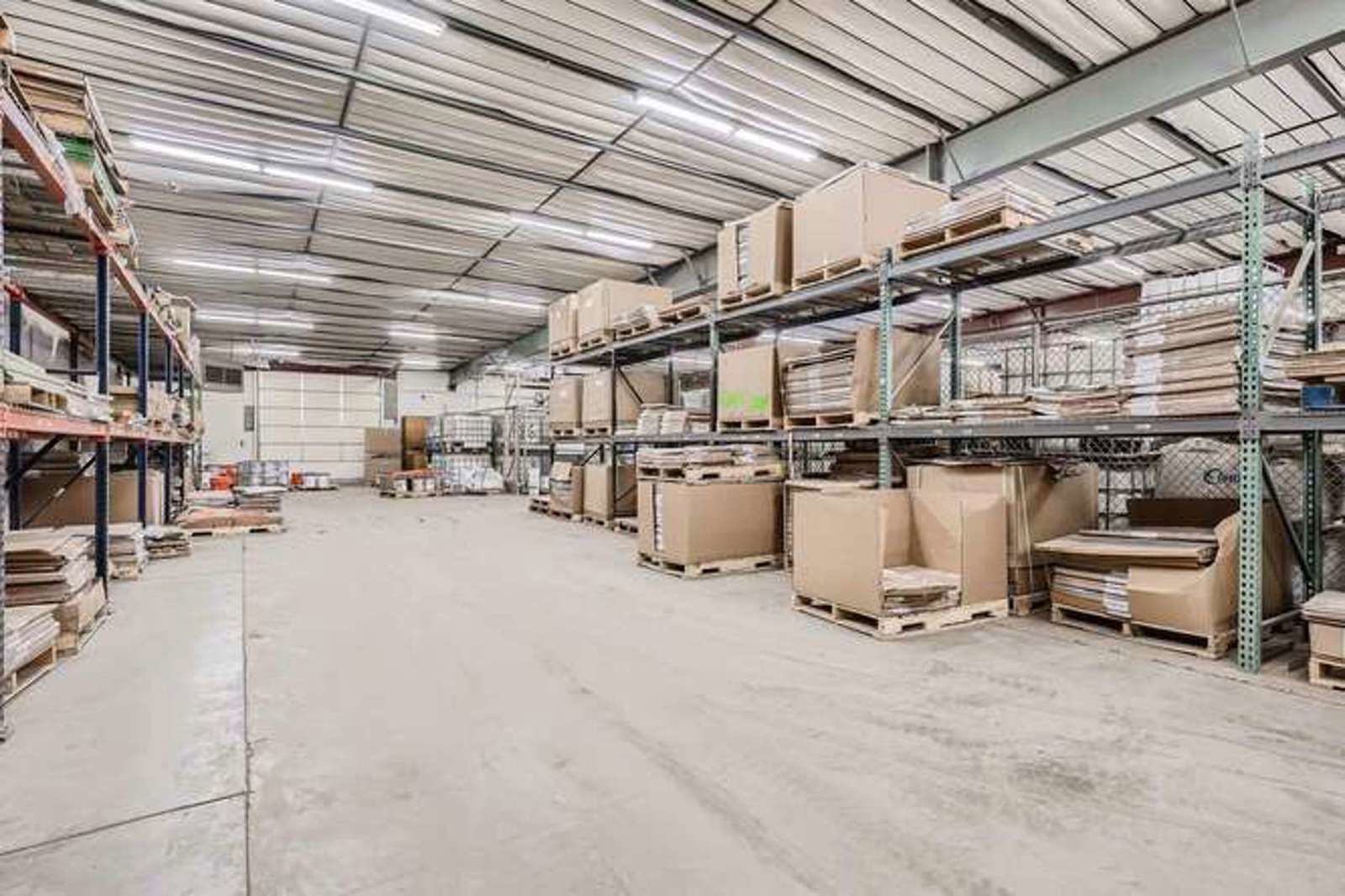 6829 S Dawson Circle-small-020-019-Loading Dock-666x445-72dpi