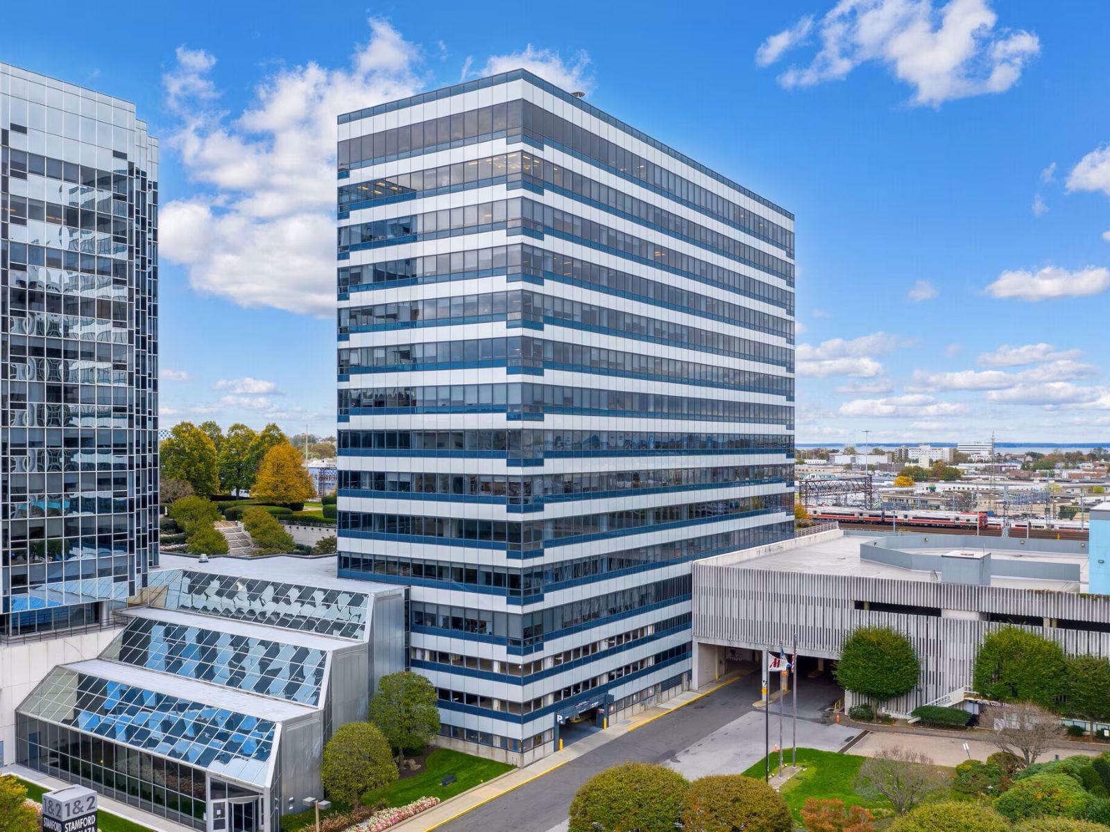 1 stamford plaza
