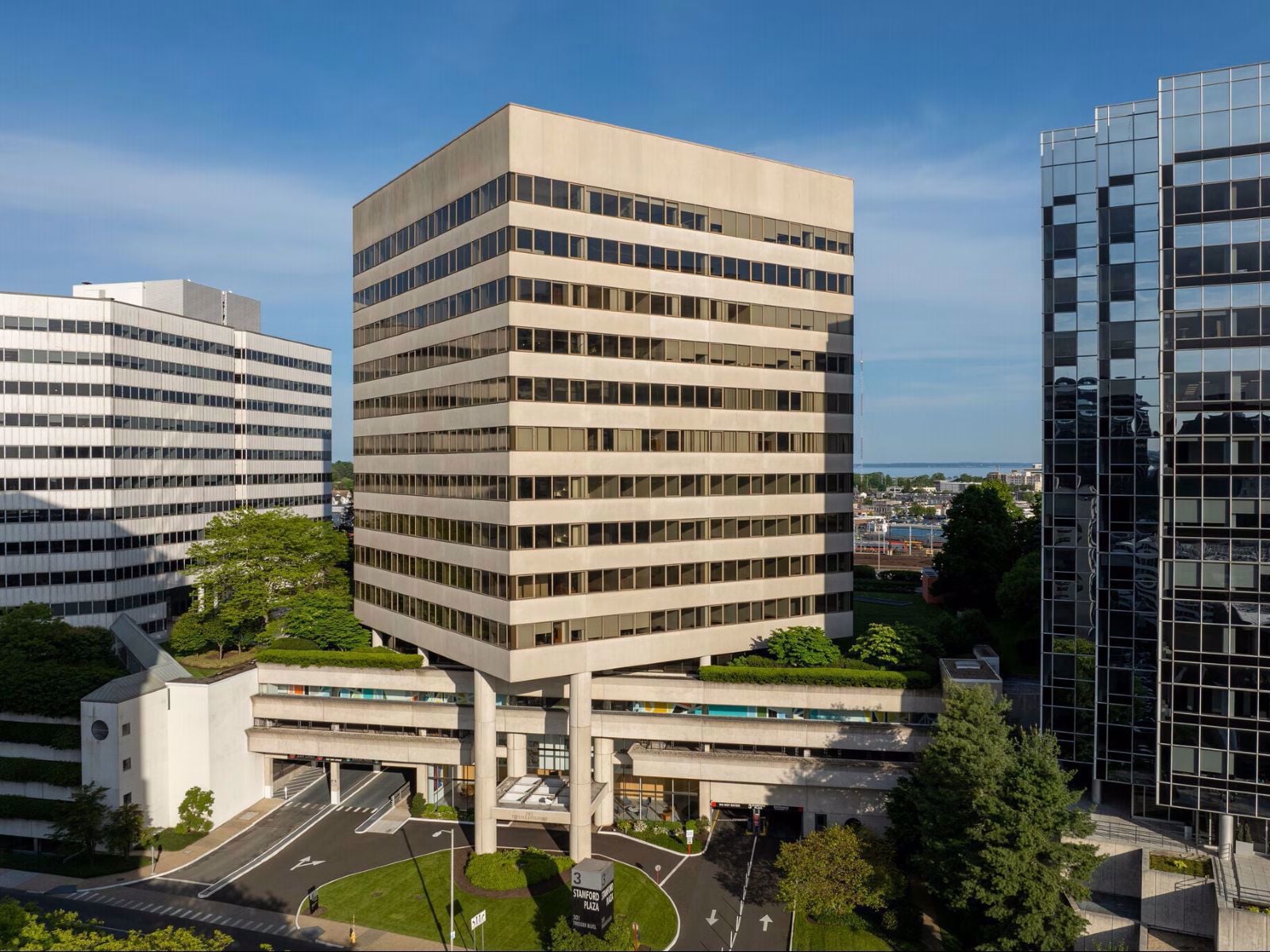 3 Stamford Plaza
