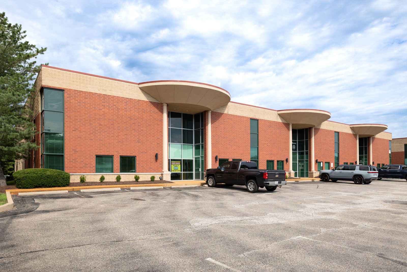 636TradeCenterBlvd-03