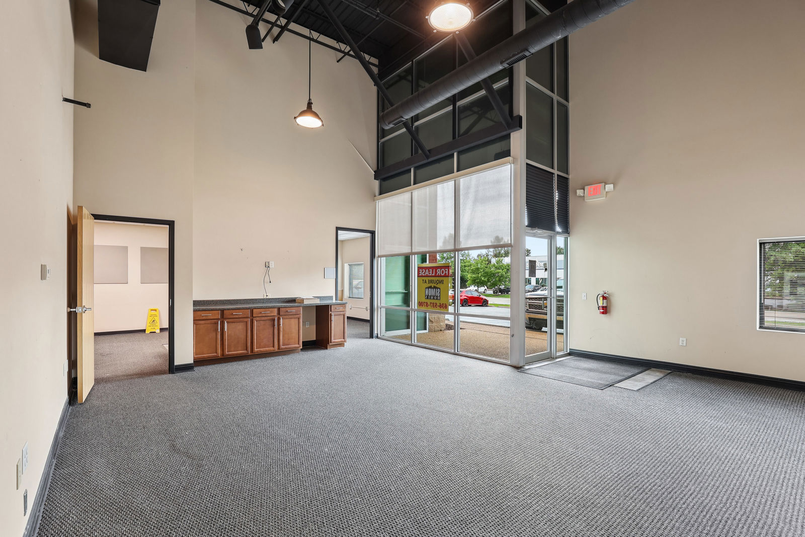 636TradeCenterBlvd-36