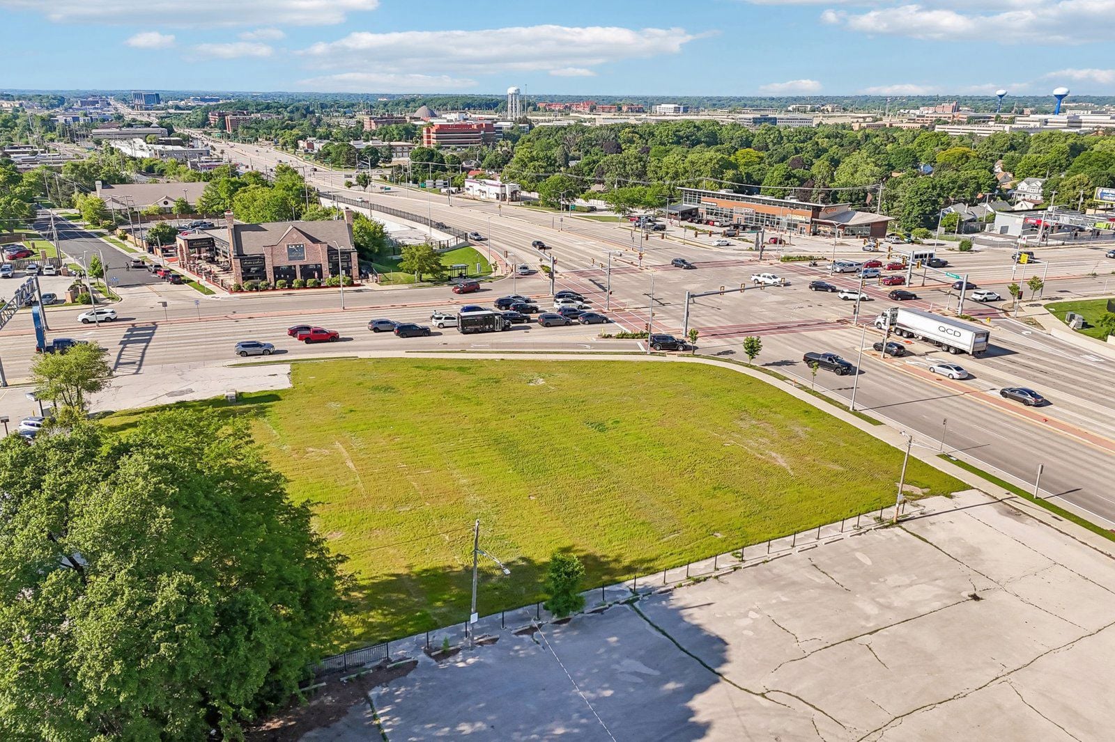 19-web-or-mls-W Bluemound Rd-S2706-020